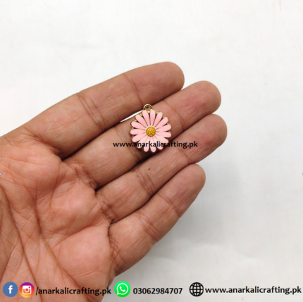 Enamel Charm Daisy Light Pink